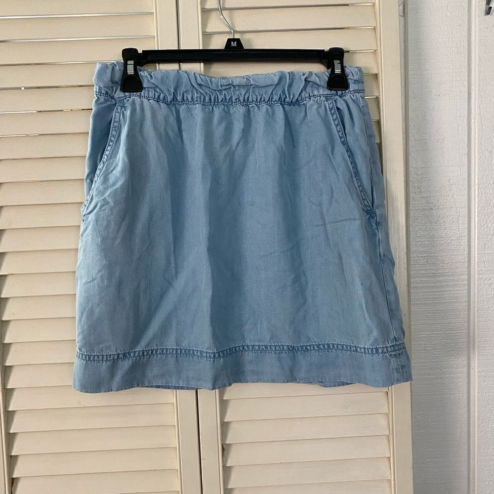 Banana Republic light denim skirt